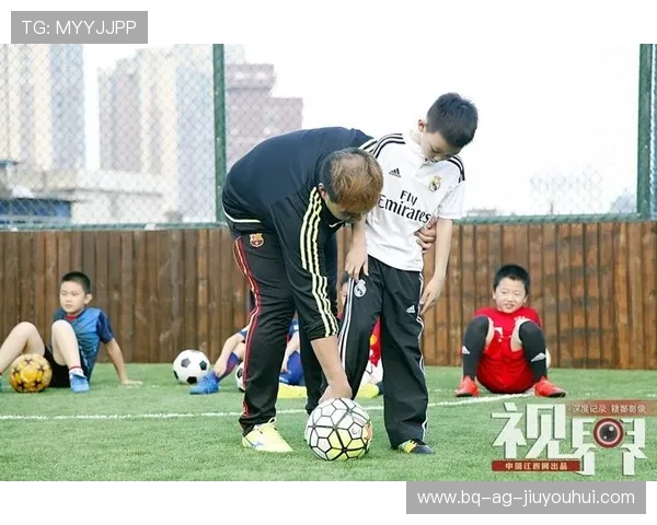 足球小仙男的奇幻征途：从草根到顶级球场的逆袭之路