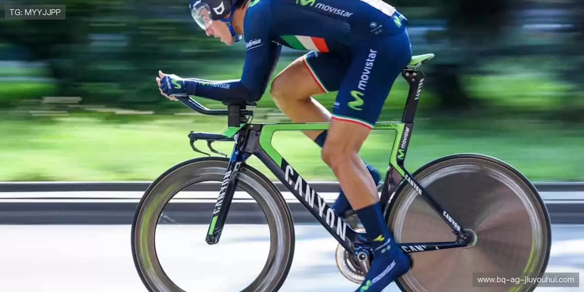 💥实时弹幕互动,与全球球迷共沸腾!⚽️